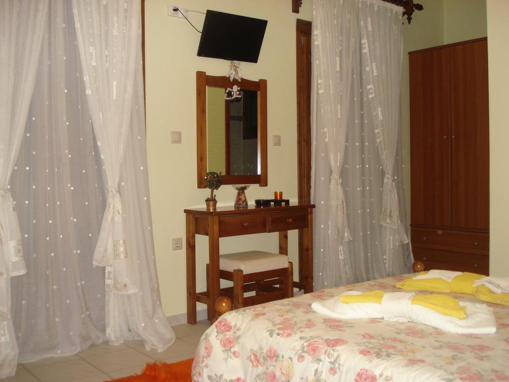 Iris Hotell Arachova Exteriör bild