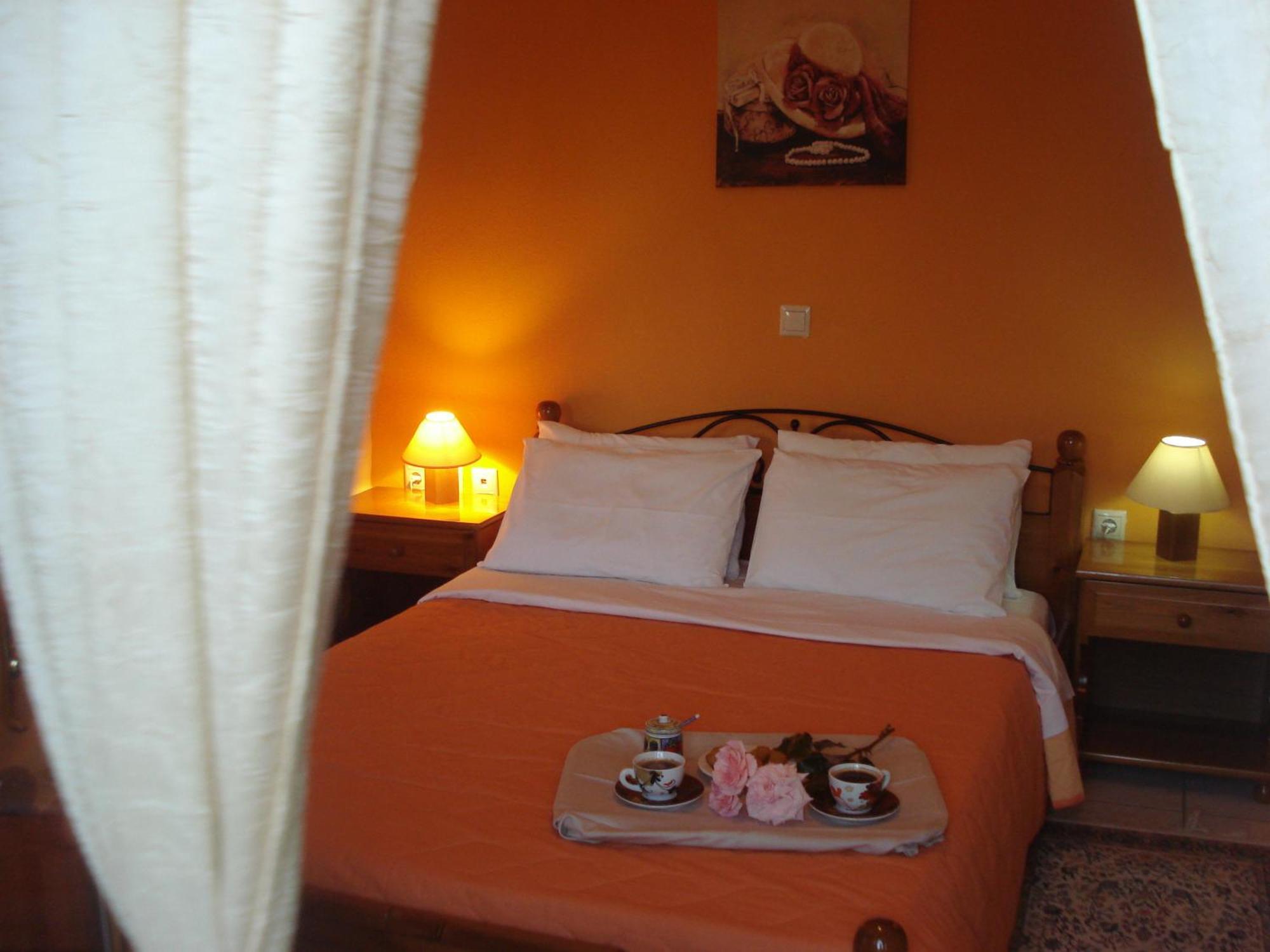 Iris Hotell Arachova Exteriör bild